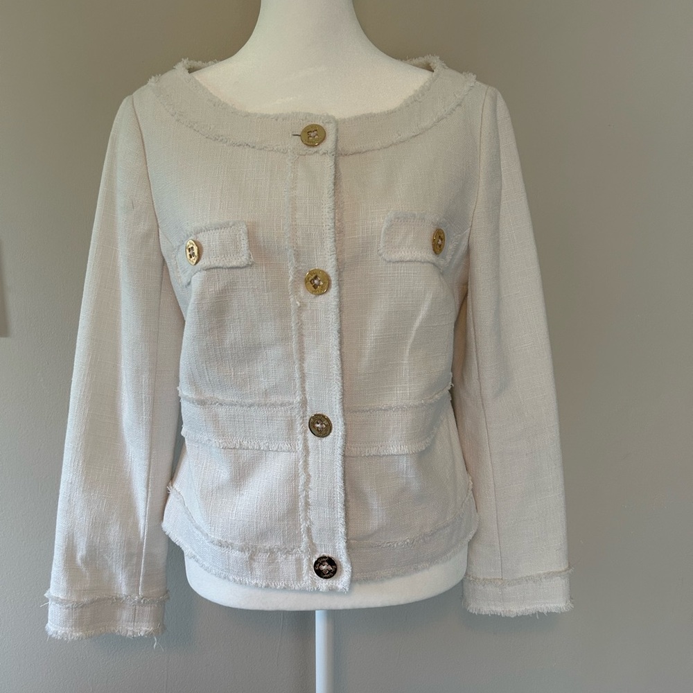 Lilly Pulitzer cropped Linen Blazer. Size Medium